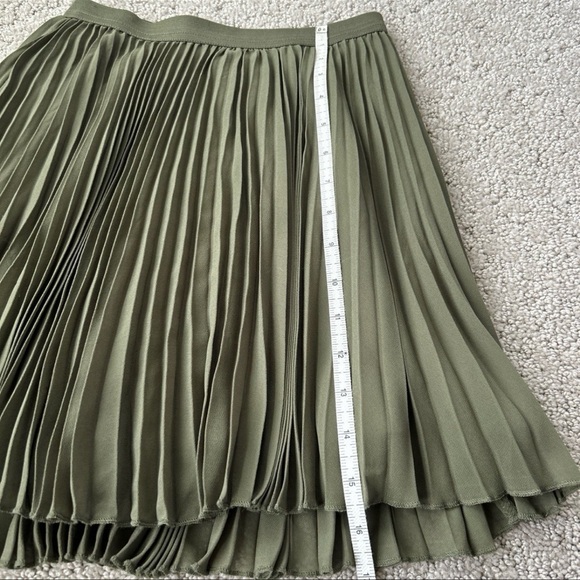 Hollister Pleated A-Line Mini Skirt Skater Preppy Olive Green Skirt XS EUC - Picture 5 of 6